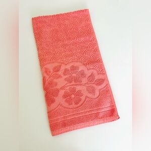 VINTAGE 70s Floral Bathroom Towel